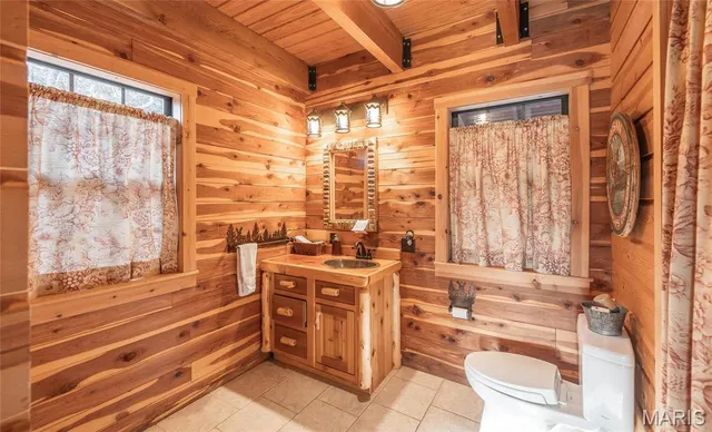 $1,000,000 | 6097 Highway 63, Houston, MO 65483