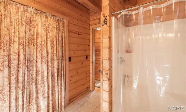 $1,000,000 | 6097 Highway 63, Houston, MO 65483