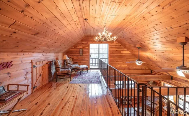 $1,000,000 | 6097 Highway 63, Houston, MO 65483