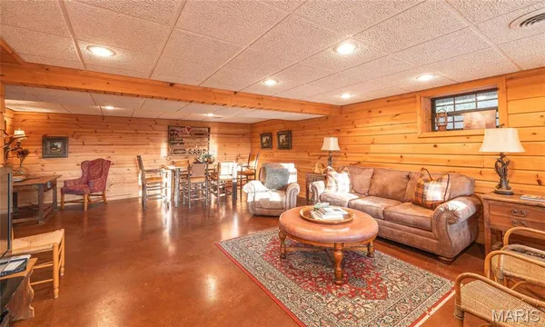 $1,000,000 | 6097 Highway 63, Houston, MO 65483