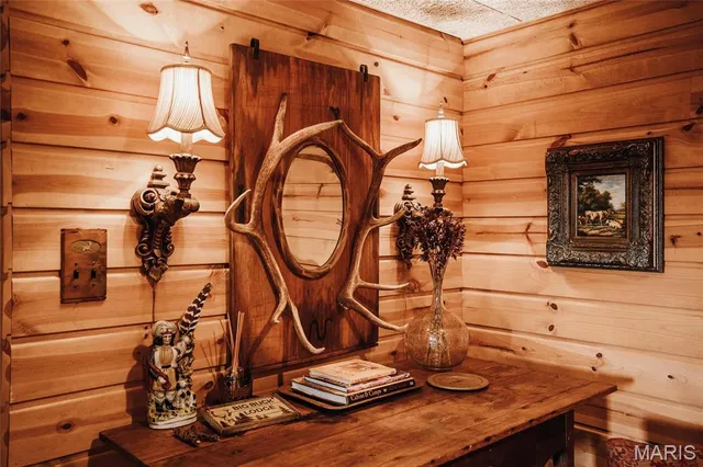 $1,000,000 | 6097 Highway 63, Houston, MO 65483