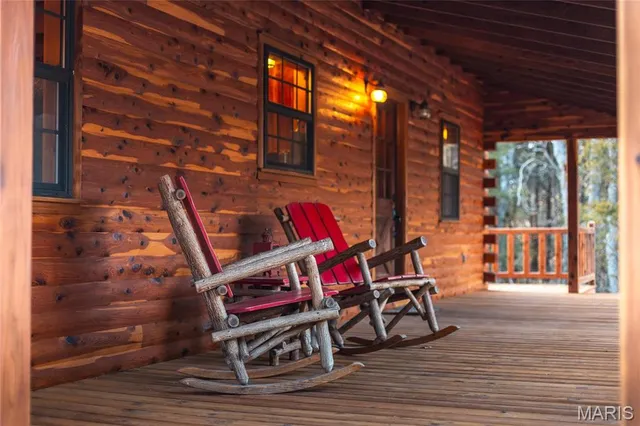 $1,000,000 | 6097 Highway 63, Houston, MO 65483