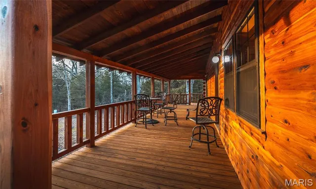 $1,000,000 | 6097 Highway 63, Houston, MO 65483