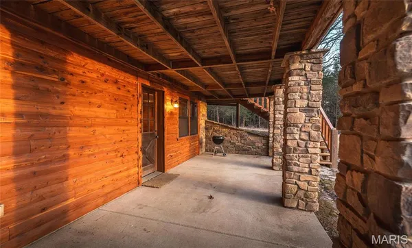 $1,000,000 | 6097 Highway 63, Houston, MO 65483