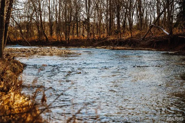 $1,000,000 | 6097 Highway 63, Houston, MO 65483