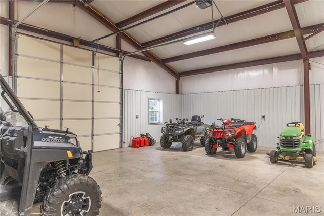 $1,000,000 | 6097 Highway 63, Houston, MO 65483