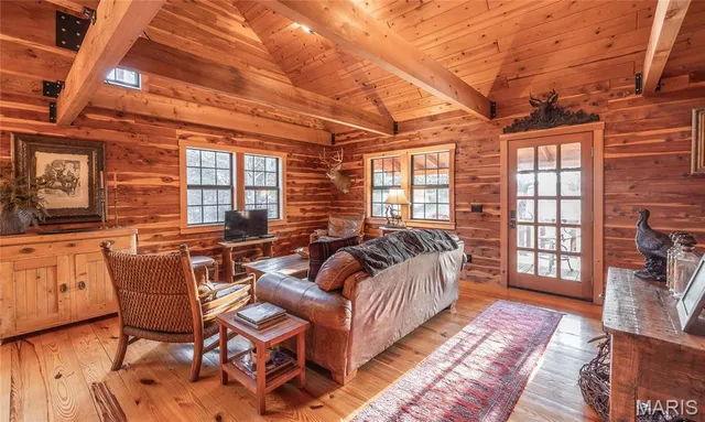 $1,000,000 | 6097 Highway 63, Houston, MO 65483