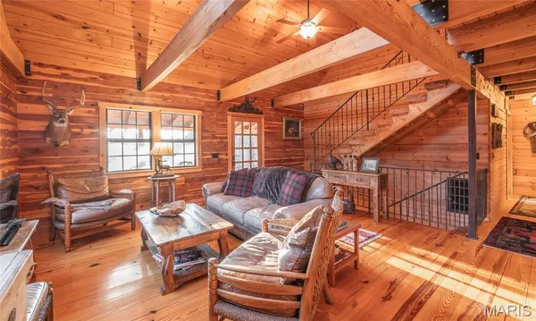 $1,000,000 | 6097 Highway 63, Houston, MO 65483