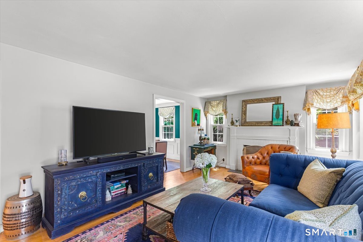 42 Gifford Road West Hartford, CT 06119 - Photo 7 of 28