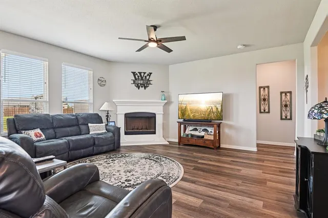 $459,850 | 2505 Southern Oak Trail, Terrell, TX 75161