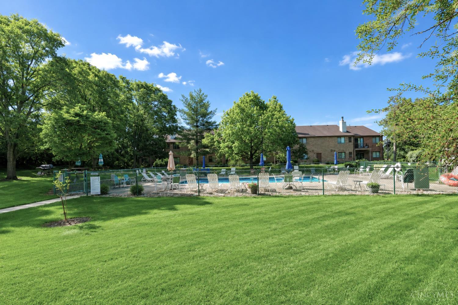 7645 Montgomery Road, Unit 10 Cincinnati, OH 45236 - Photo 18 of 23 Gallery Image 18