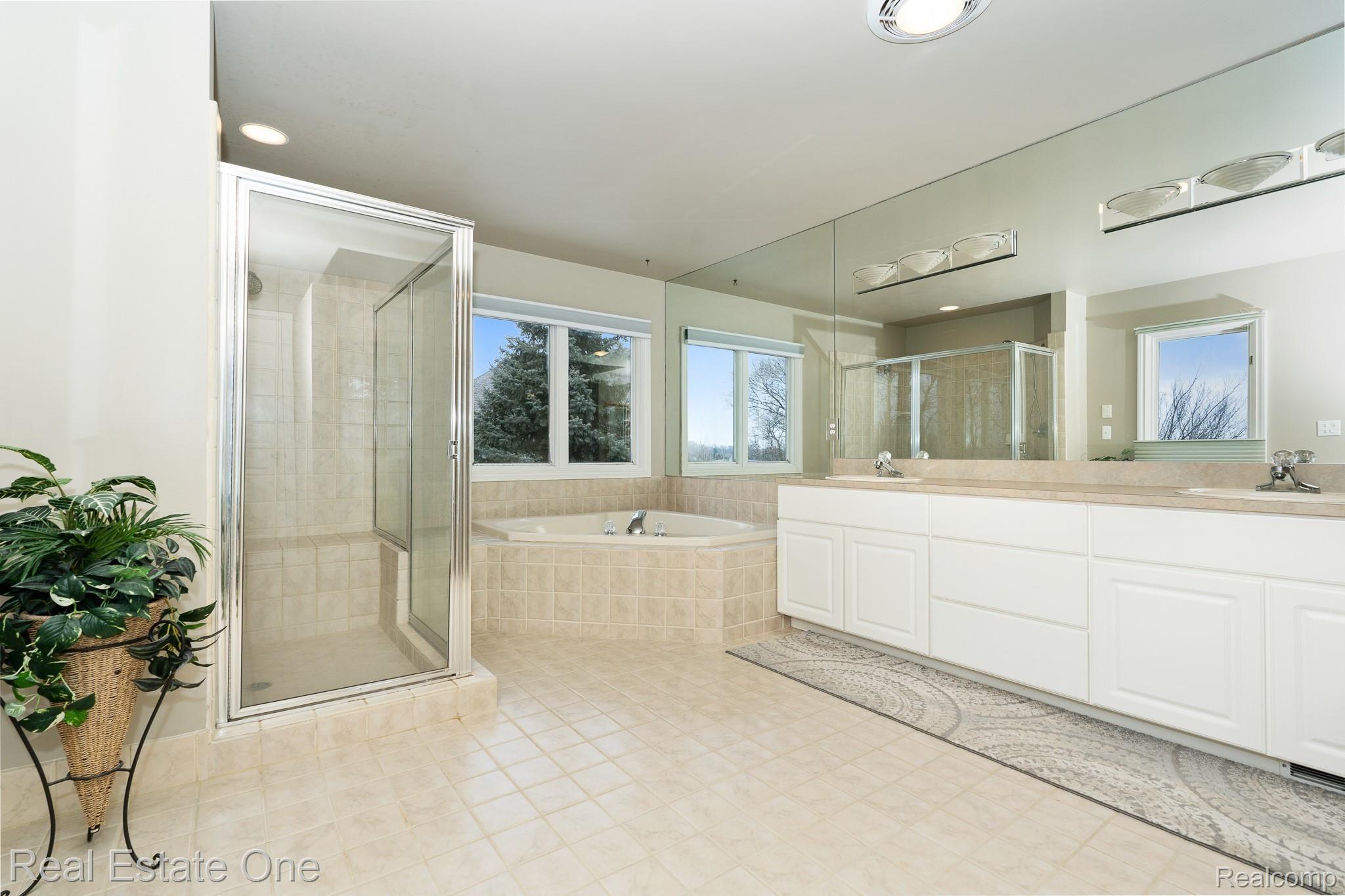 1562 Elcroft Court Rochester, MI 48307 - Photo 35 of 71 Elcroft MLS-W137.jpg