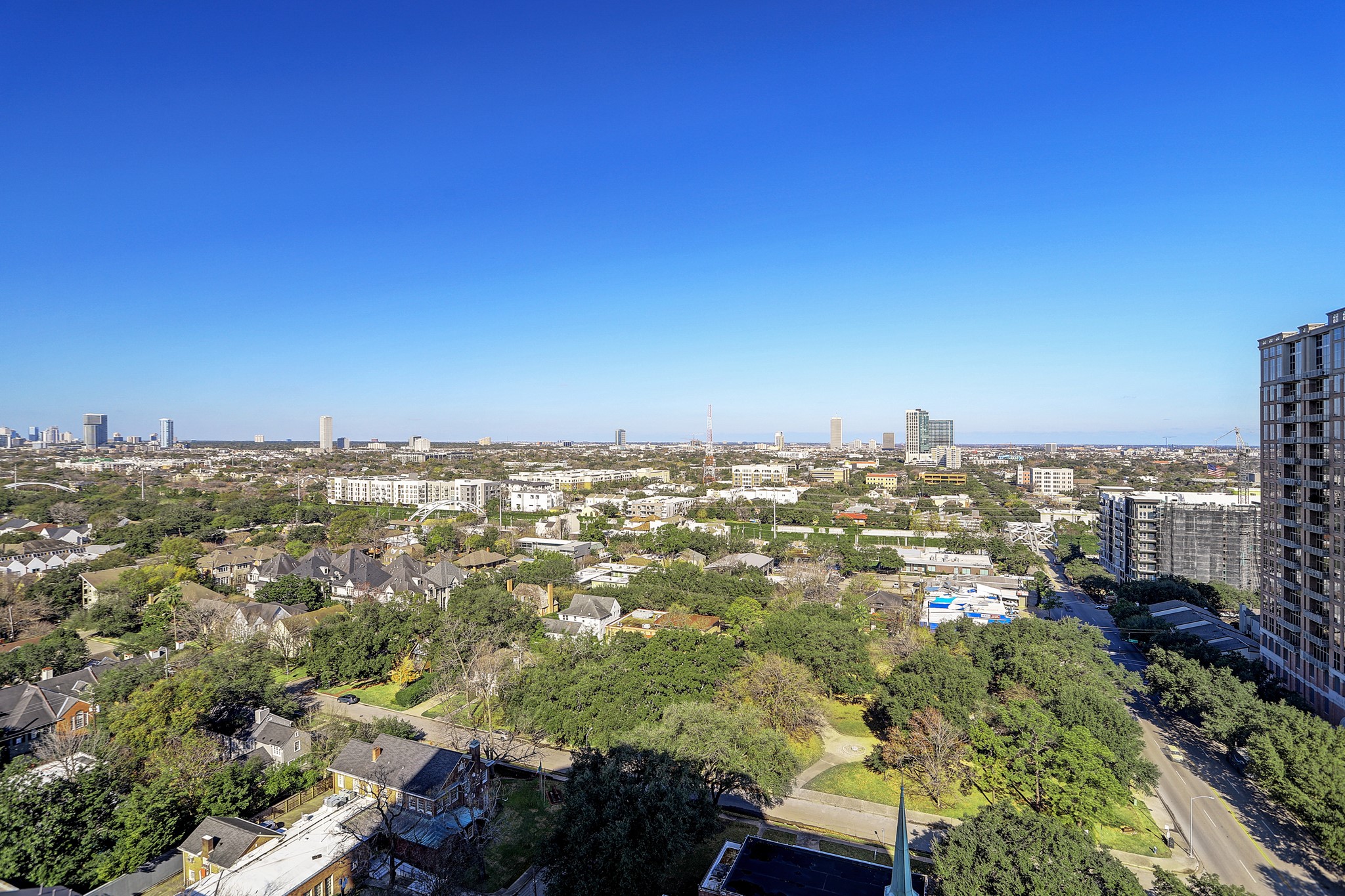 5000 Montrose Boulevard, Unit 18A Houston, TX 77006 - Photo 9 of 14 a view of a city