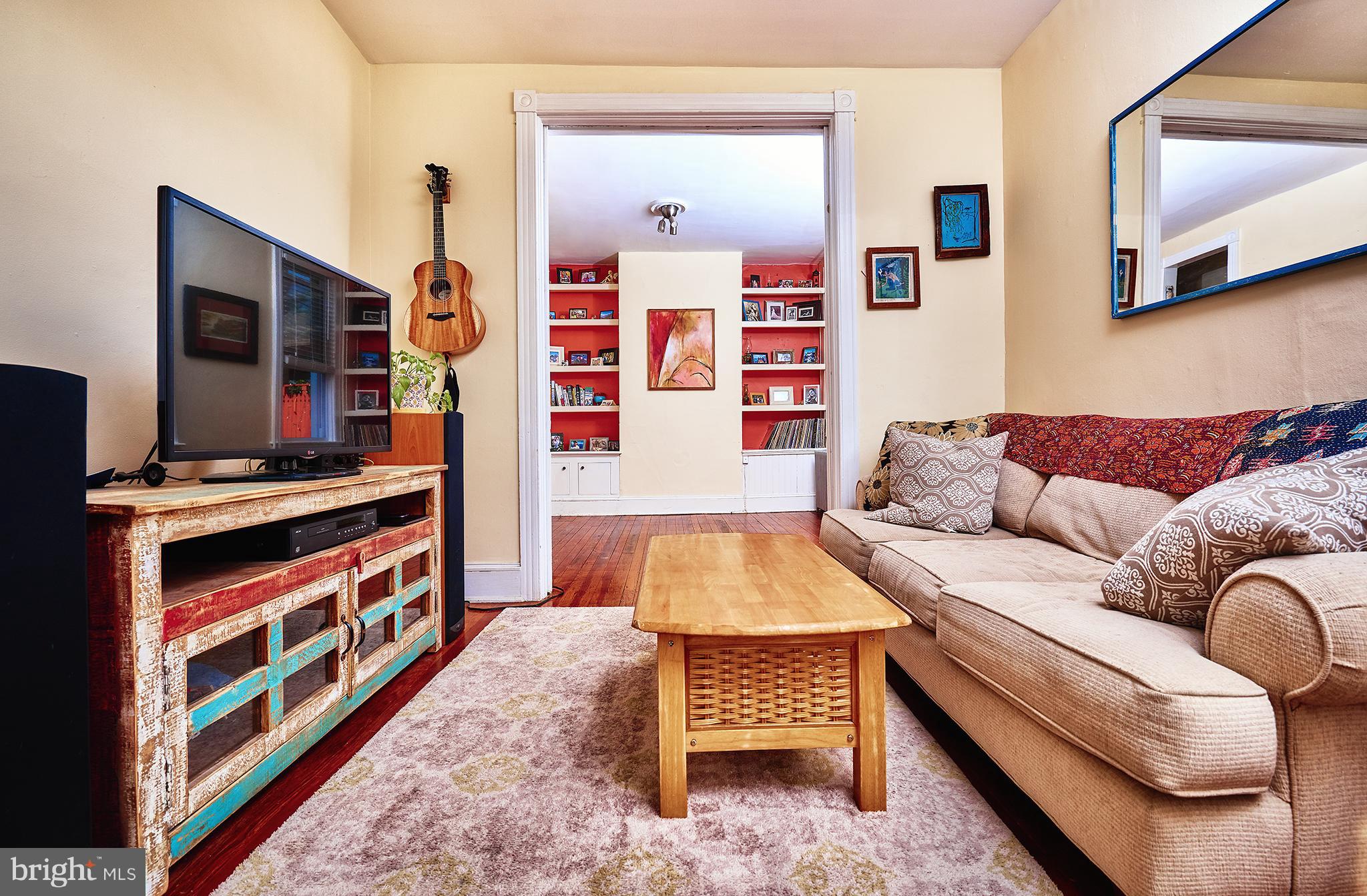 3501 Roland Avenue Baltimore, MD 21211 - Photo 7 of 29 Living Room