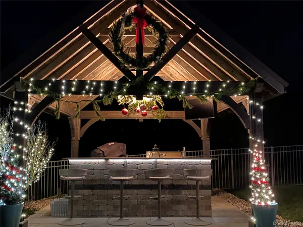 a view of entryway with construction area