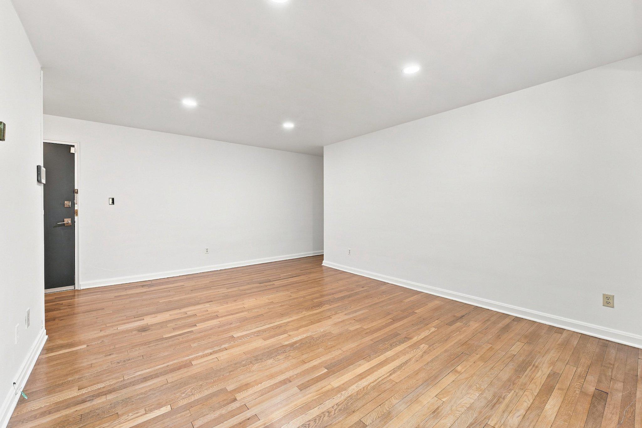 95 East Wayne Avenue, Unit 212 Silver Spring, MD 20901 - Photo 5 of 30 Living room