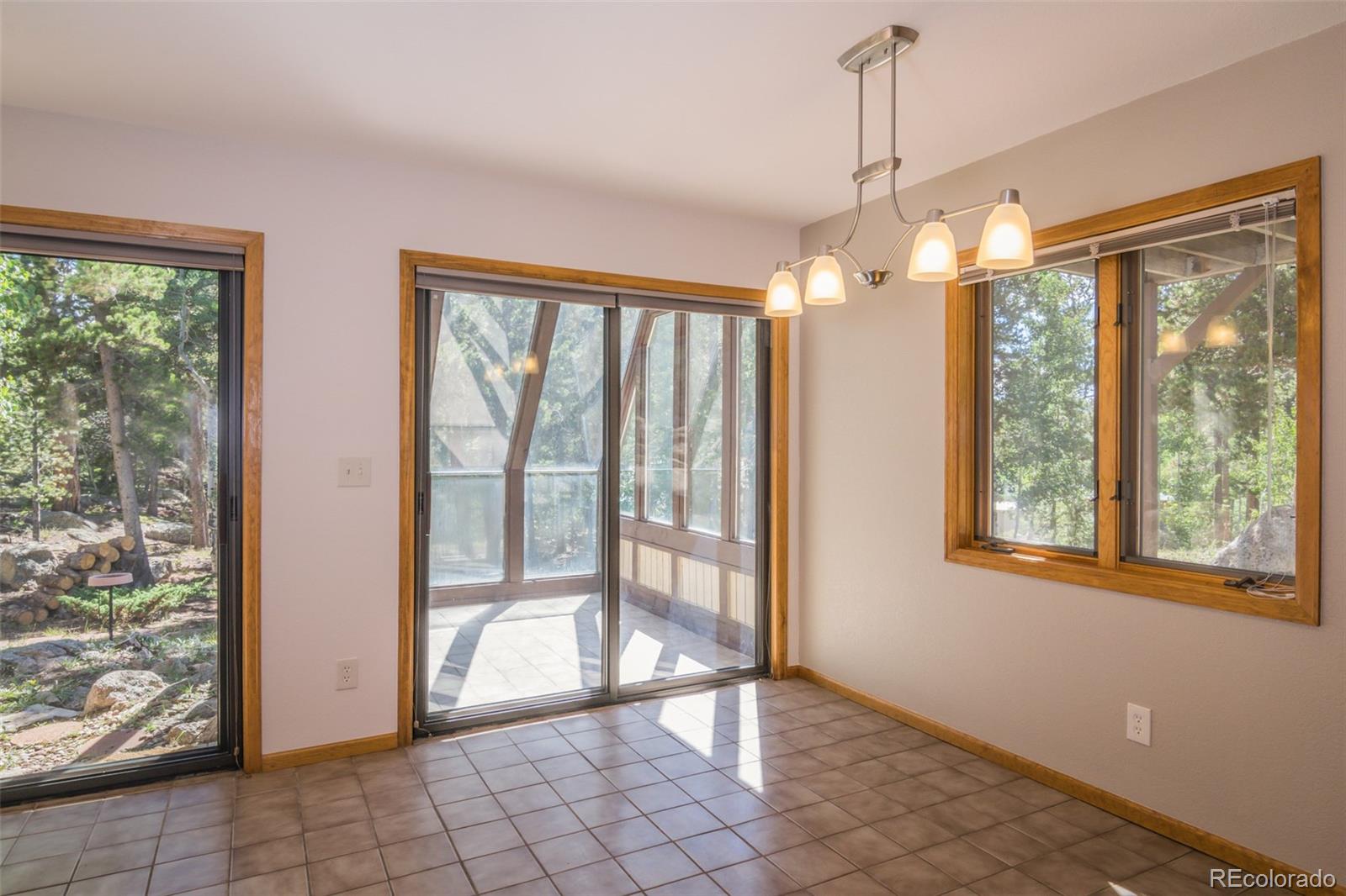 87 Debra Ann Road Golden, CO 80403 - Photo 4 of 35 Gallery Image 4