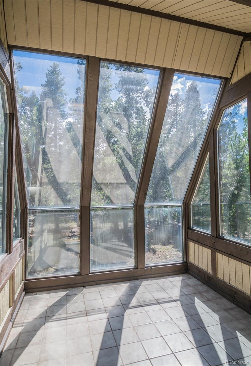 87 Debra Ann Road Golden, CO 80403 - Photo 6 of 35 Gallery Image 6
