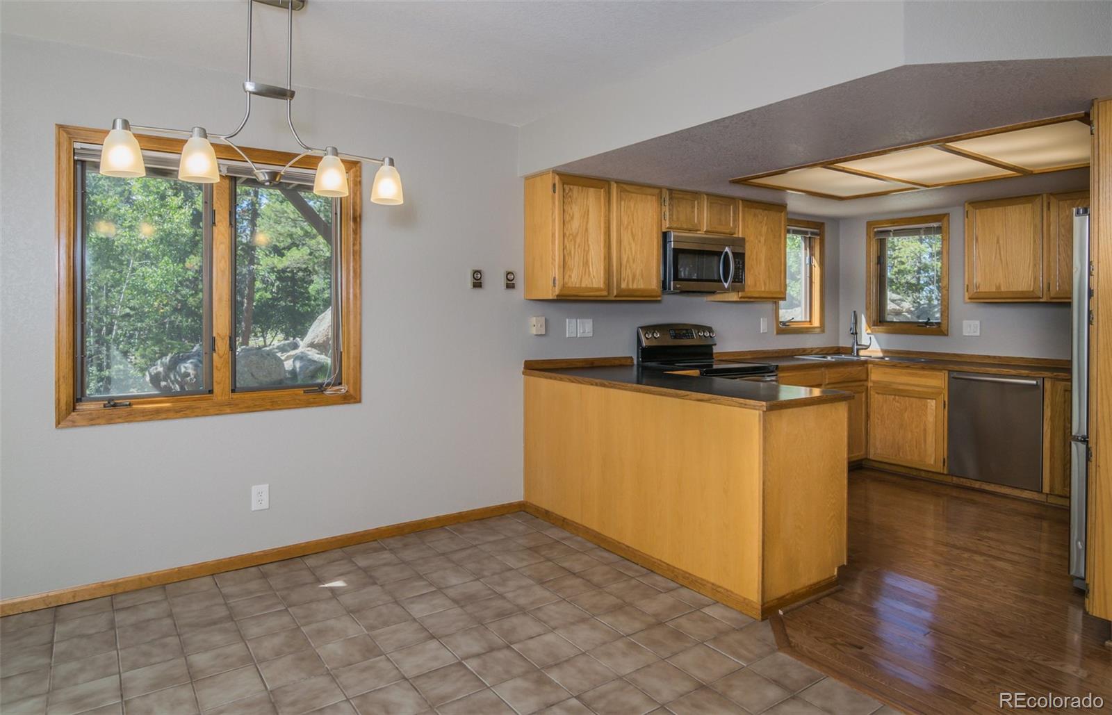 87 Debra Ann Road Golden, CO 80403 - Photo 7 of 35 Gallery Image 7