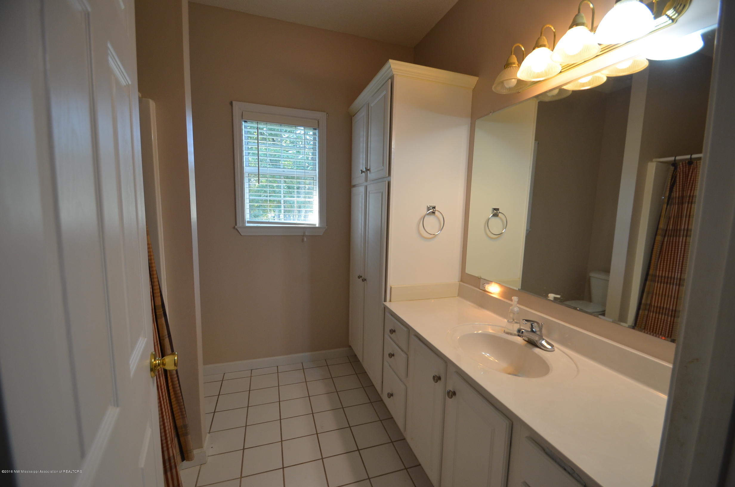 5096 Belmont Road Hernando, MS 38632 - Photo 14 of 21 Full bath