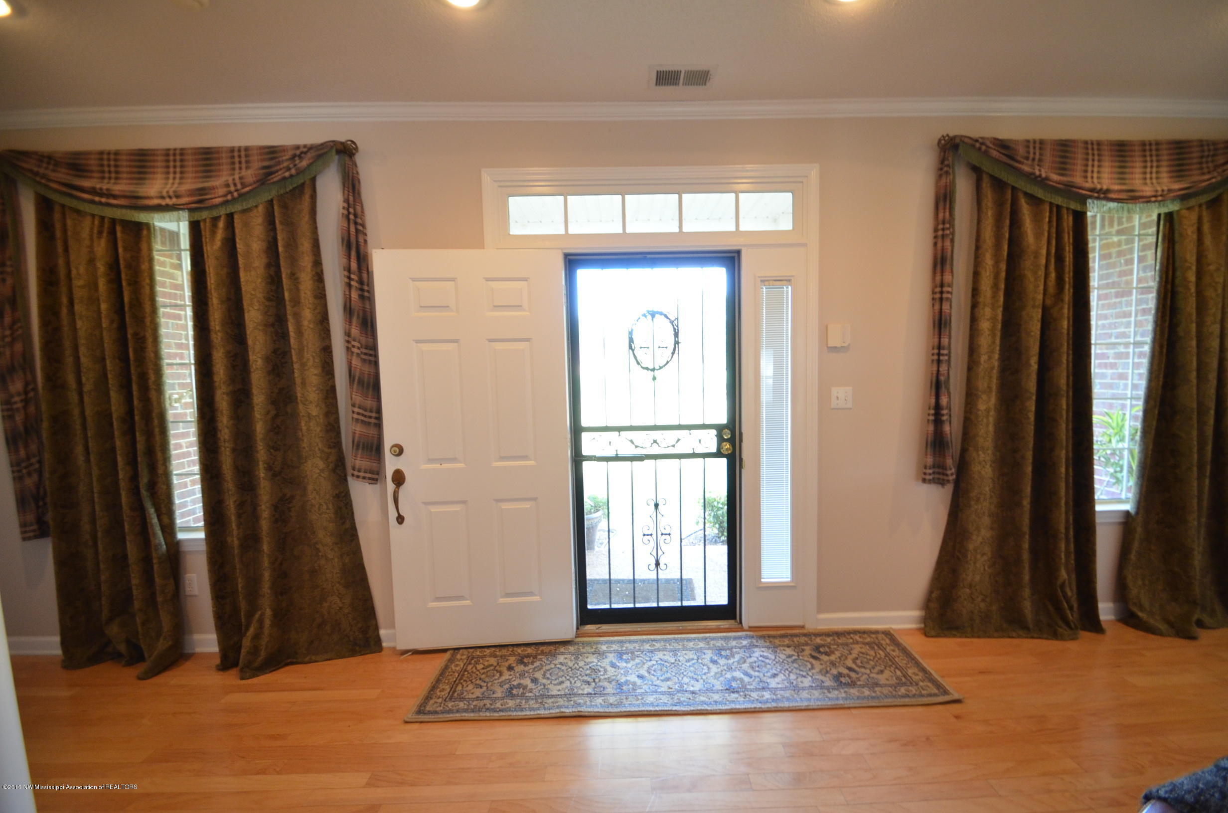 5096 Belmont Road Hernando, MS 38632 - Photo 4 of 21 Entry