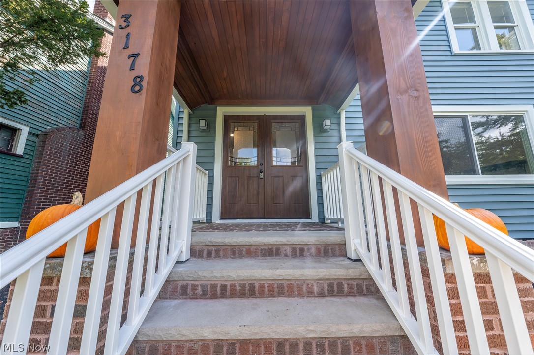 3178 Whitethorn Road Cleveland, OH 44118 - Photo 4 of 35 Gallery Image 4
