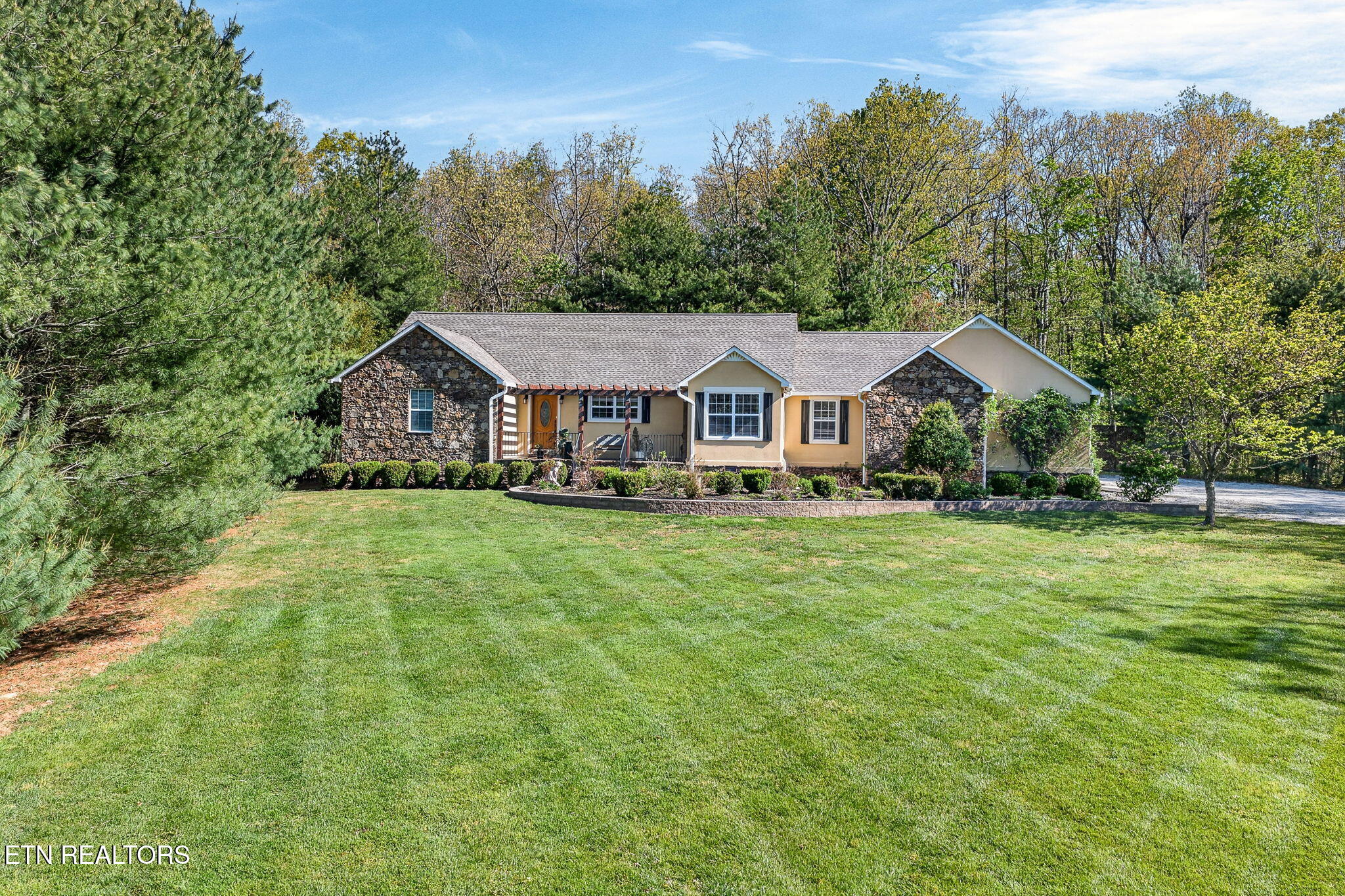 41 Tower Place Monterey, TN 38574 - Photo 1 of 56 3-web-or-mls-41 Tower Pl_011_TNPC