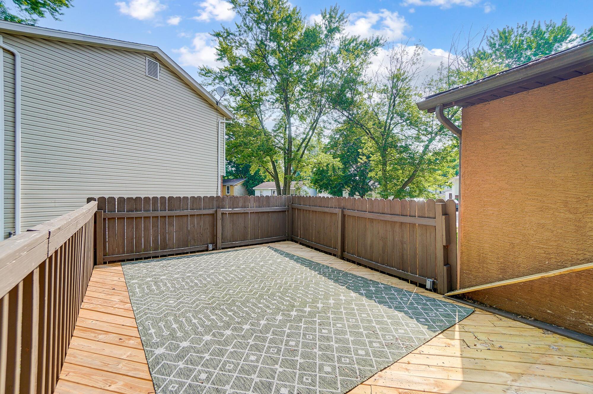 3075 Whitlow Road Columbus, OH 43232 - Photo 38 of 45 Deck