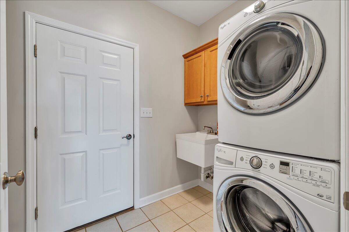 2011 Deep Woods Road Hardy, VA 24101 - Photo 23 of 94 a utility room with dryer and washer