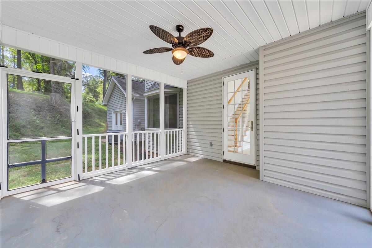 2011 Deep Woods Road Hardy, VA 24101 - Photo 28 of 94 a view of a livingroom with a ceiling fan