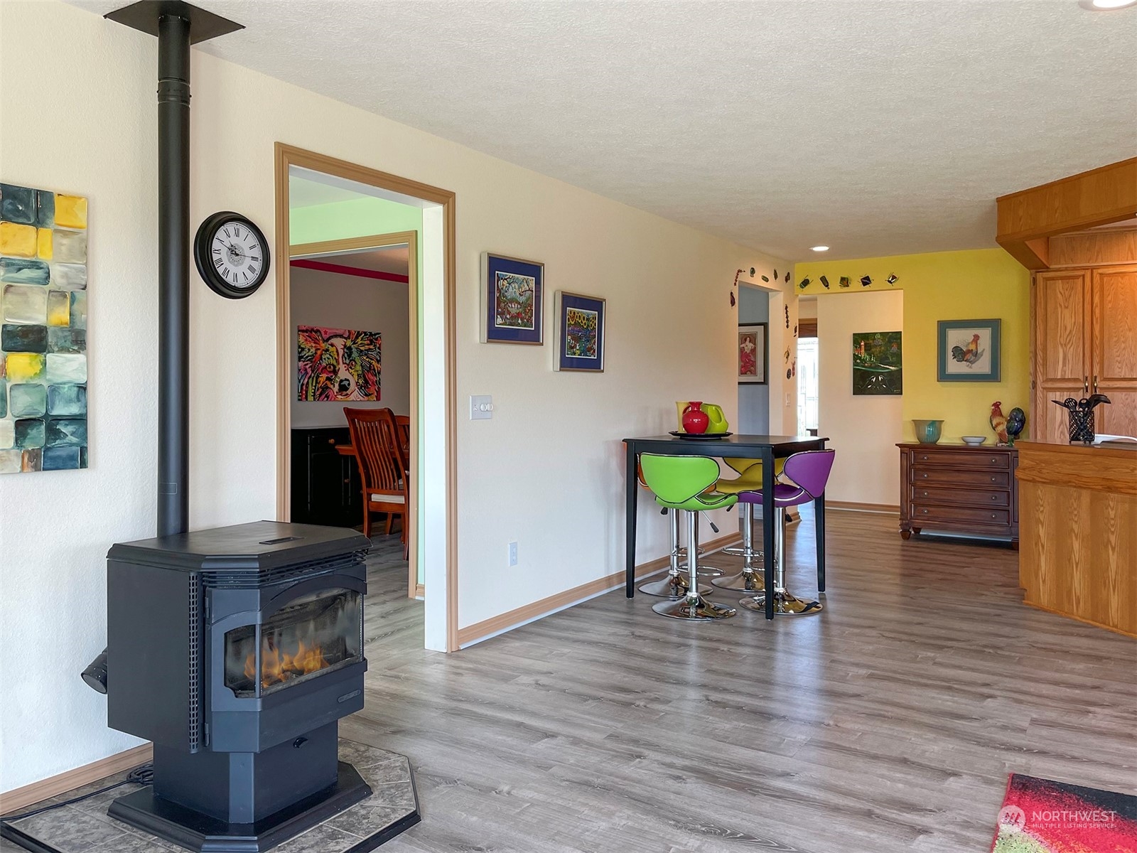 421 Greywolf Road Sequim, WA 98382 - Photo 17 of 40 a living room with furniture and a table
