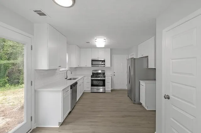 $1,250 | 1250 Della Way, Lawrenceville, GA 30043