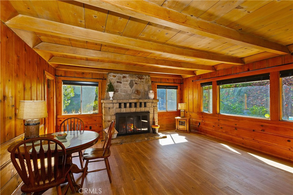 863 Oak Road Lake Arrowhead, CA 92385 - Photo 4 of 29 Gallery Image 4