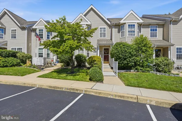$324,000 | 345 Jenville Court, Unit 3, Coatesville, PA 19320