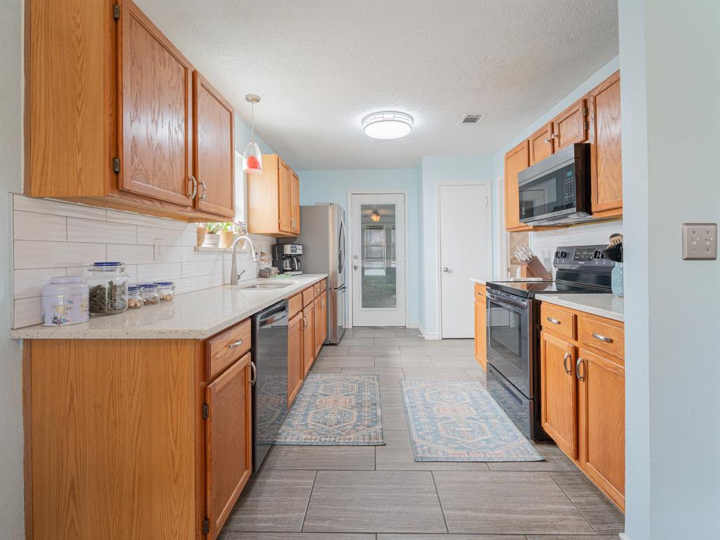 8236 Mark Lane Watauga, TX 76148 - Photo 18 of 23