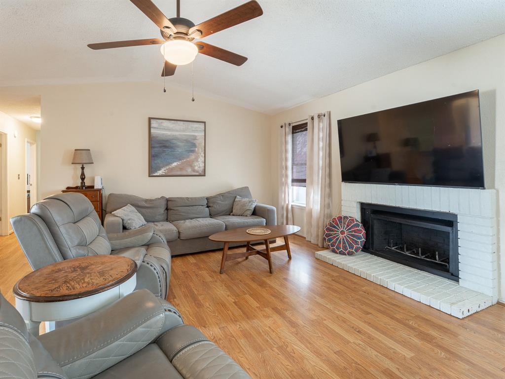 8236 Mark Lane Watauga, TX 76148 - Photo 3 of 23