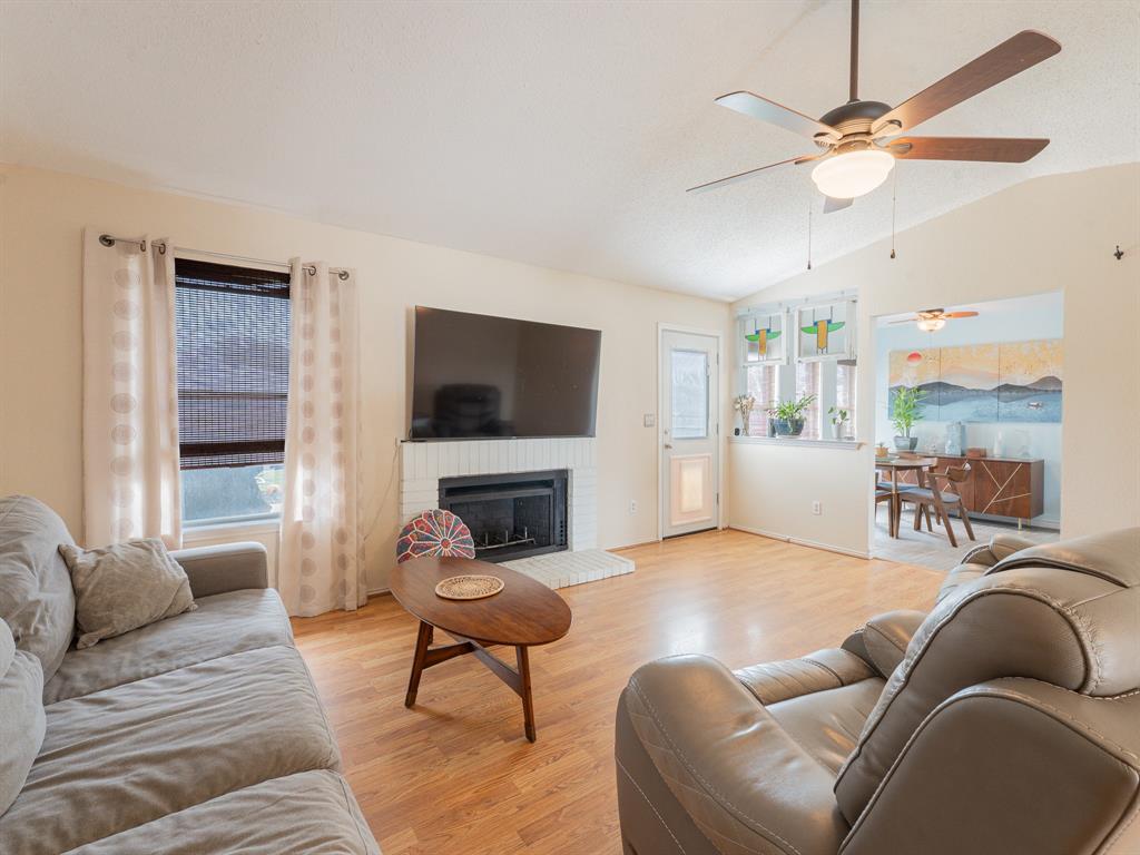 8236 Mark Lane Watauga, TX 76148 - Photo 4 of 23