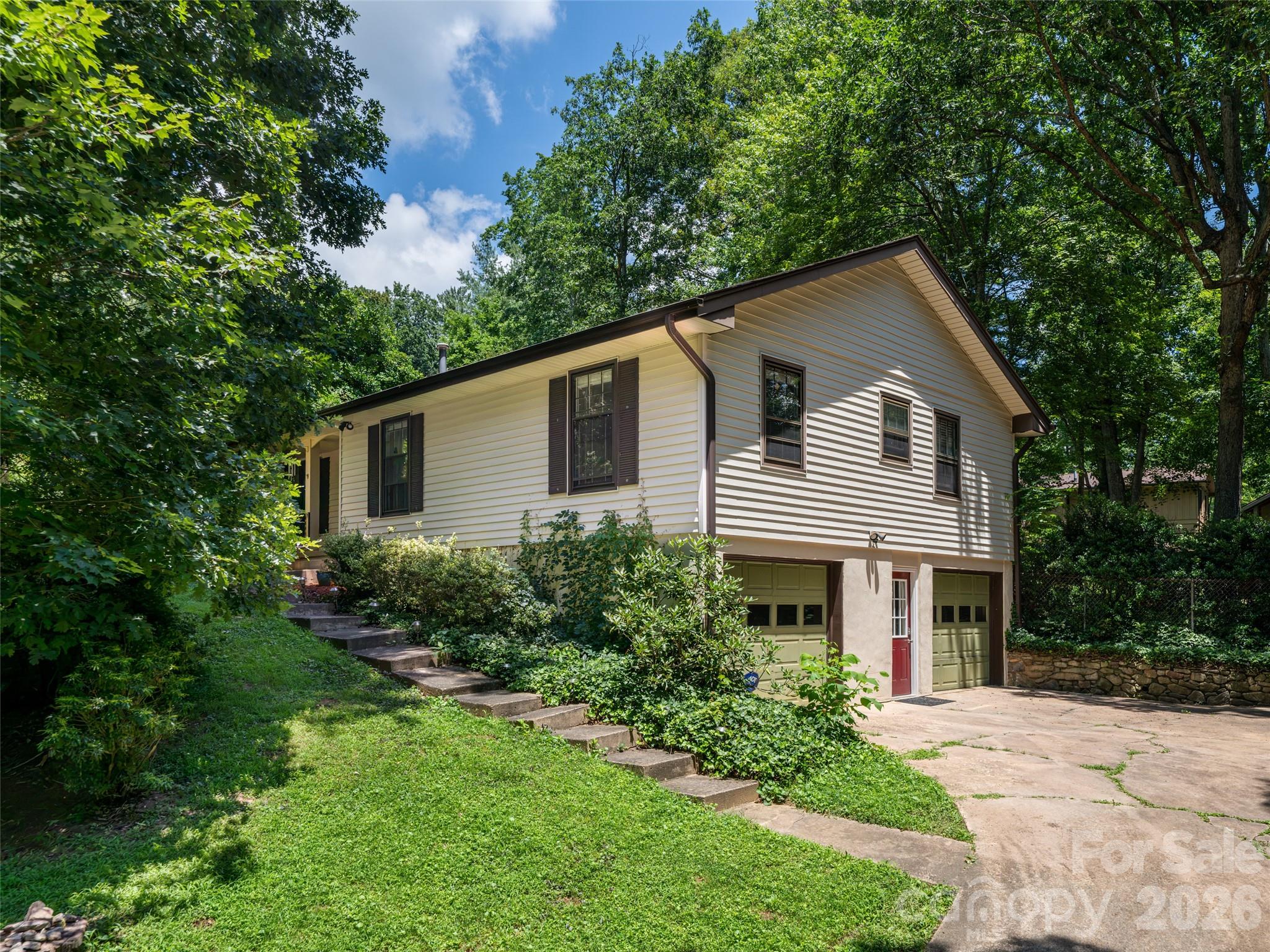 14 Forest Ridge Drive Arden, NC 28704 - Photo 1 of 40 Gallery Image 1