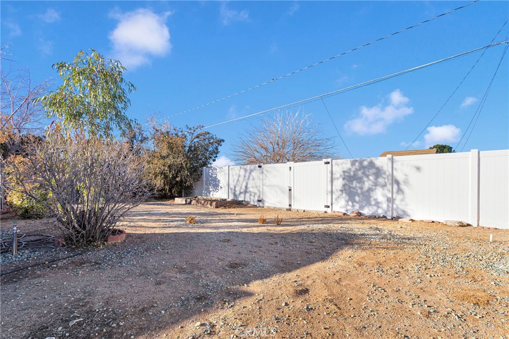 16450 Arcata Lane Apple Valley, CA 92307 - Photo 32 of 38