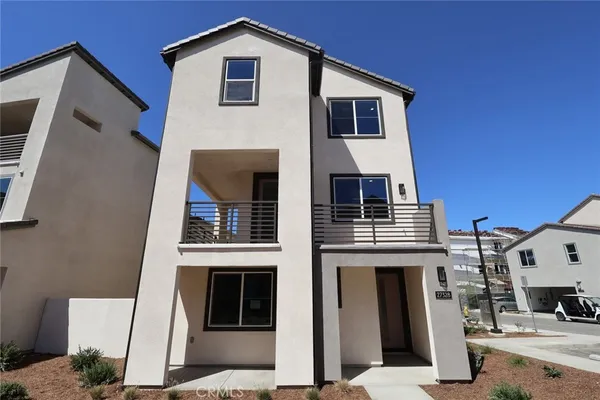 $867,446 | 27328 Bear Paw Lane, Valencia, CA 91381