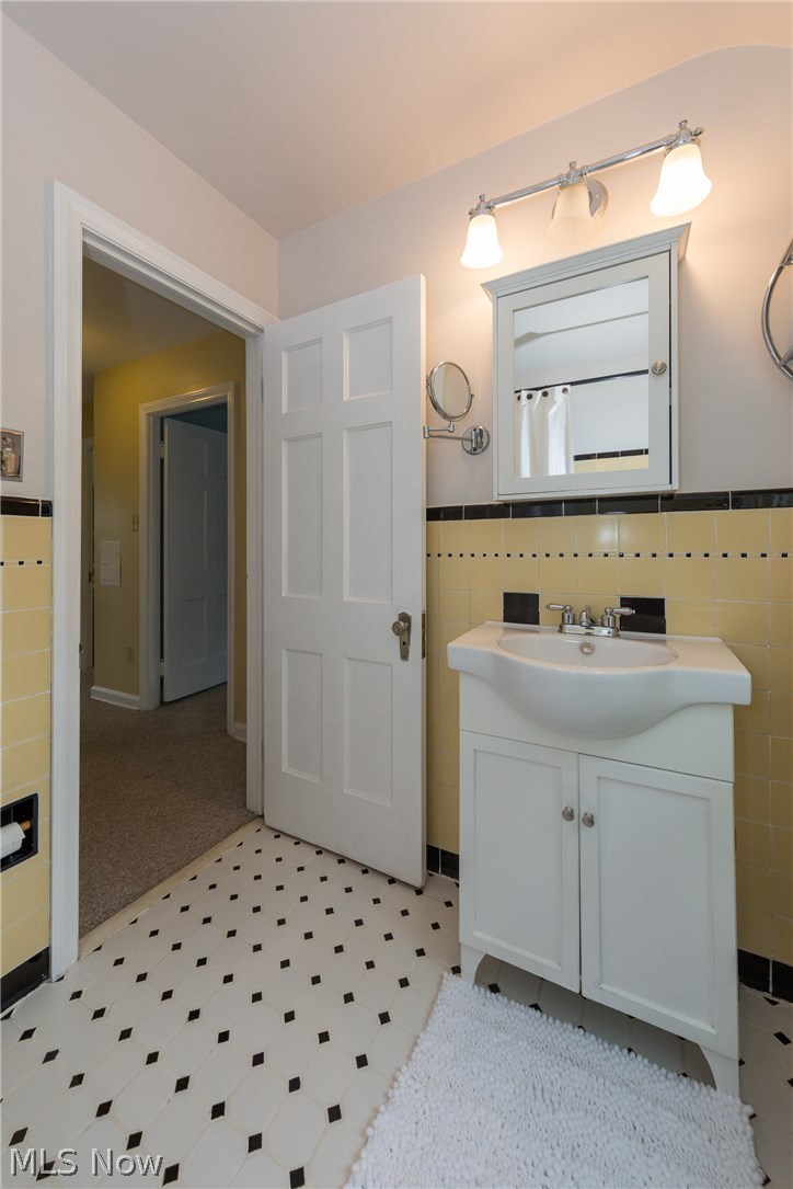 3848 Bushnell Road Cleveland, OH 44118 - Photo 26 of 35 Gallery Image 26