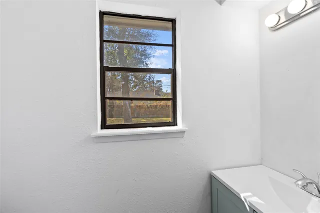 $249,000 | 204 Pine Valley, Huntsville, TX 77320