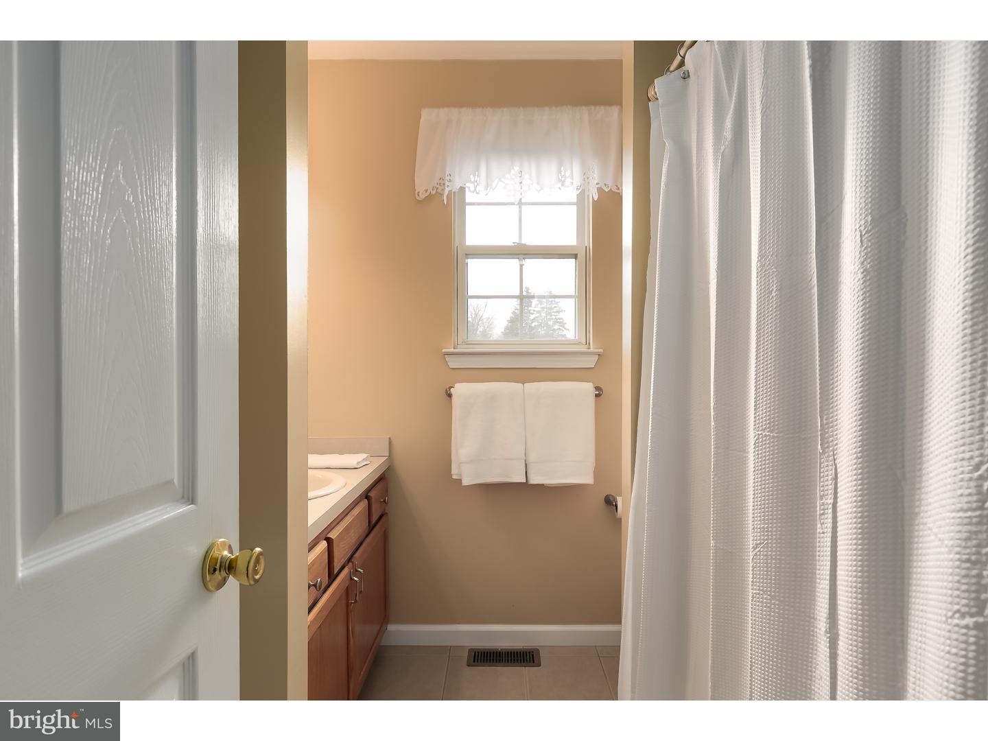 621 Raspberry Lane Williamstown, NJ 08094 - Photo 19 of 25 Bathroom