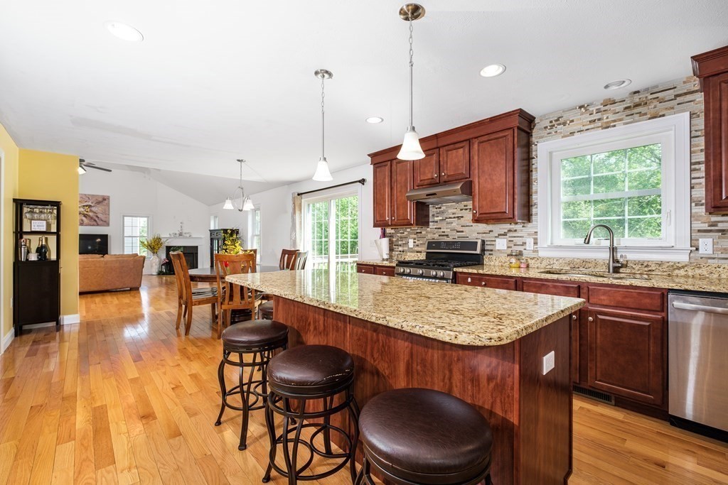 29 Saddle Road Dracut, MA 01826 - Photo 7 of 26 Gallery Image 7