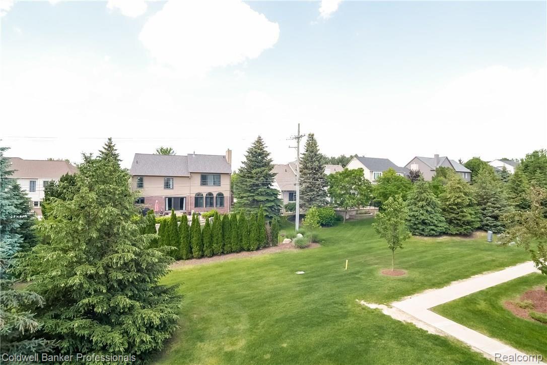 1940 Flagstone Circle, Unit 95 Rochester, MI 48307 - Photo 29 of 33 029-Exterior-4270998-large.jpg