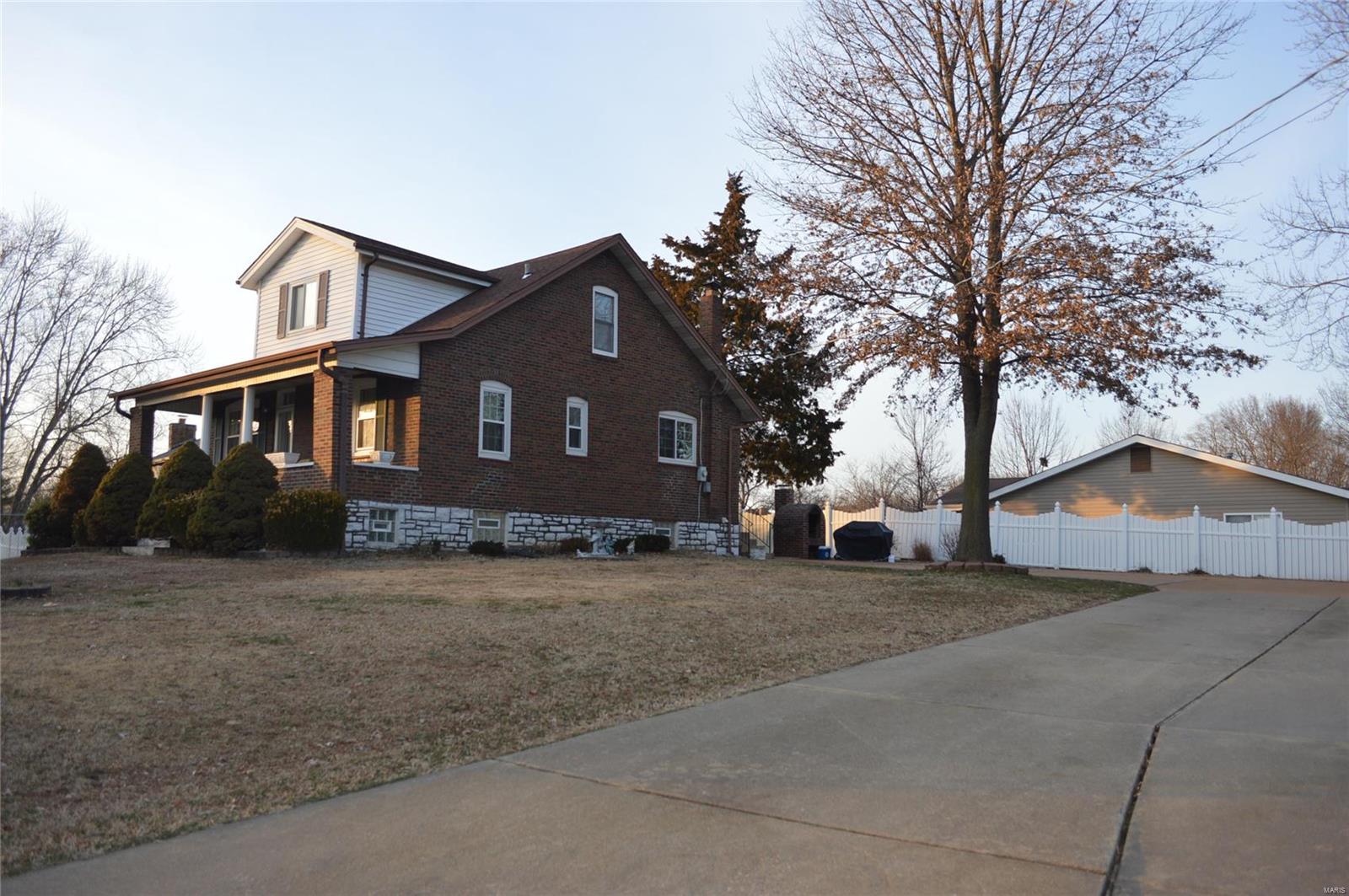 4721 Ringer Road St. Louis, MO 63129 - Photo 3 of 25 Gallery Image 3