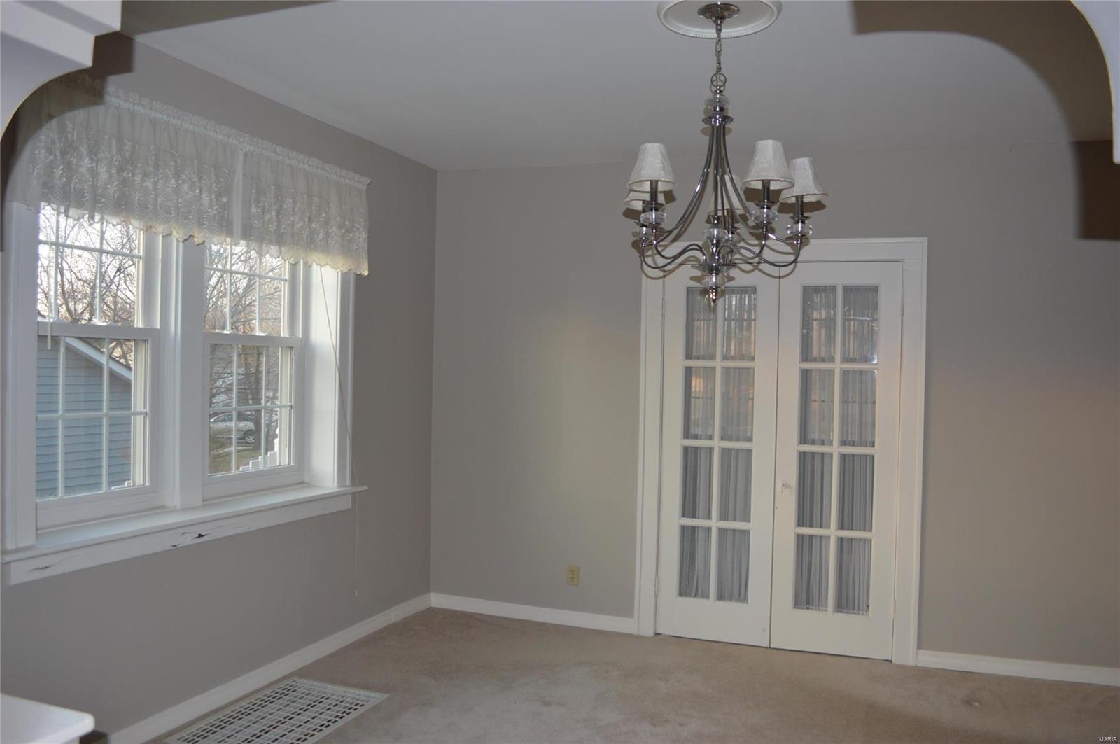 4721 Ringer Road St. Louis, MO 63129 - Photo 9 of 25 Gallery Image 9