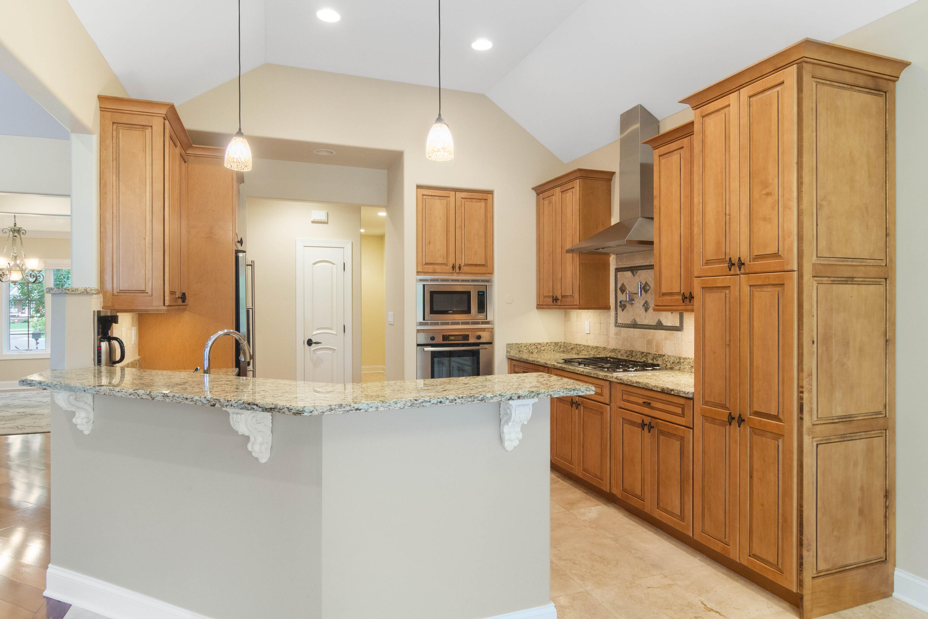 910 Hawk Circle Crown Point, IN 46307 - Photo 14 of 40 3000x2000