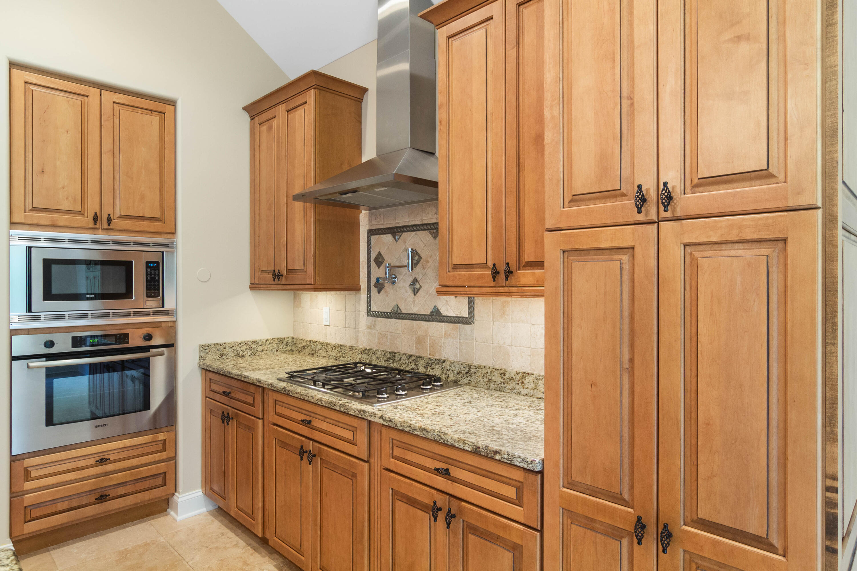 910 Hawk Circle Crown Point, IN 46307 - Photo 16 of 40 3000x2000