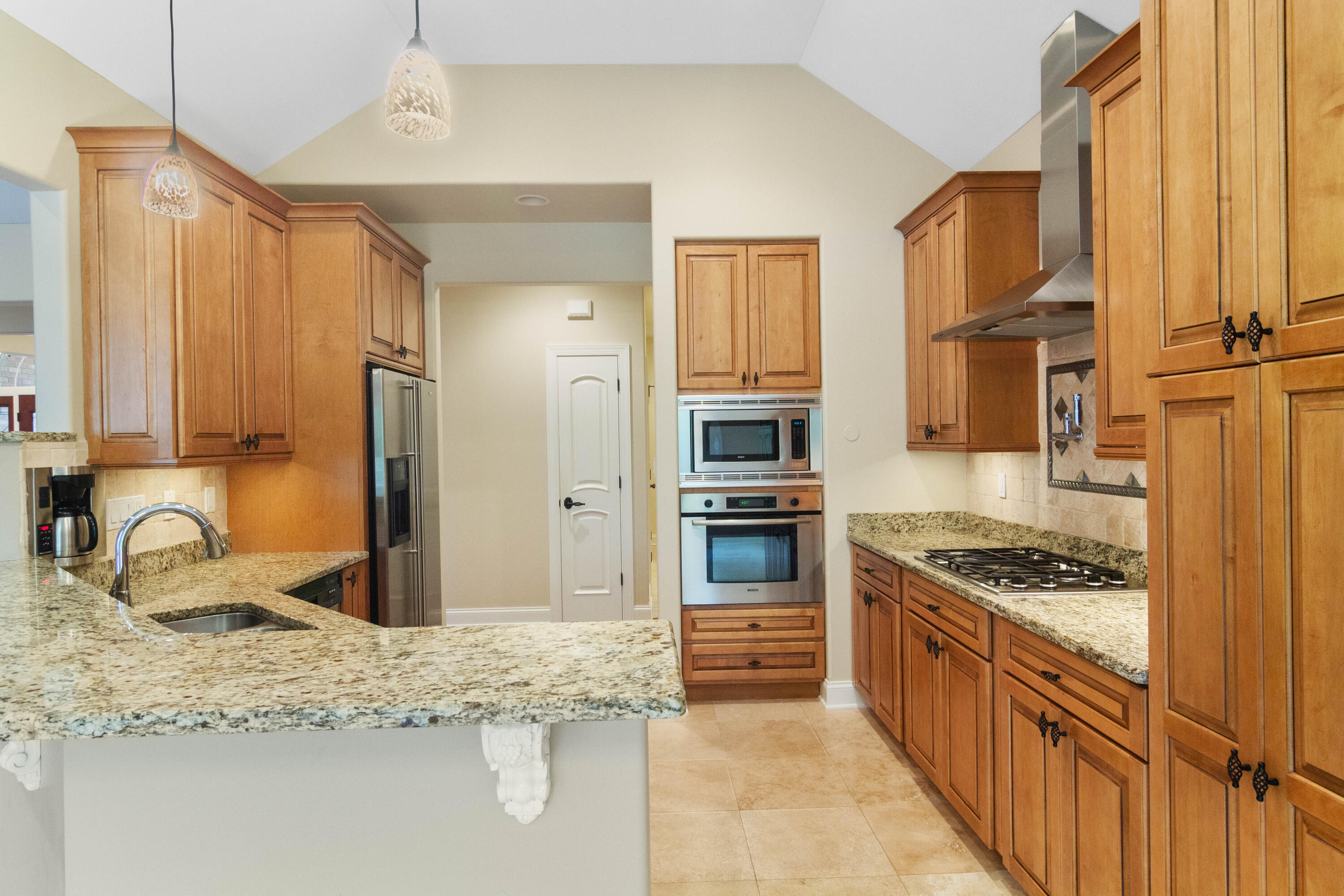 910 Hawk Circle Crown Point, IN 46307 - Photo 17 of 40 3000x2000